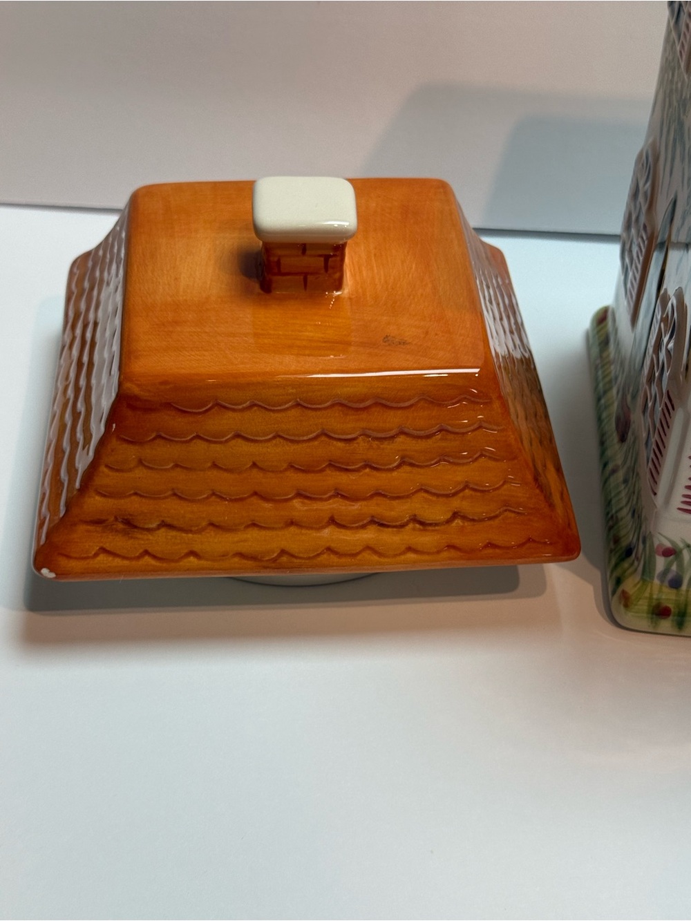 Dario Farrucci Designs House Shaped Handpainted Cookie Jar - Picture 7 of 12